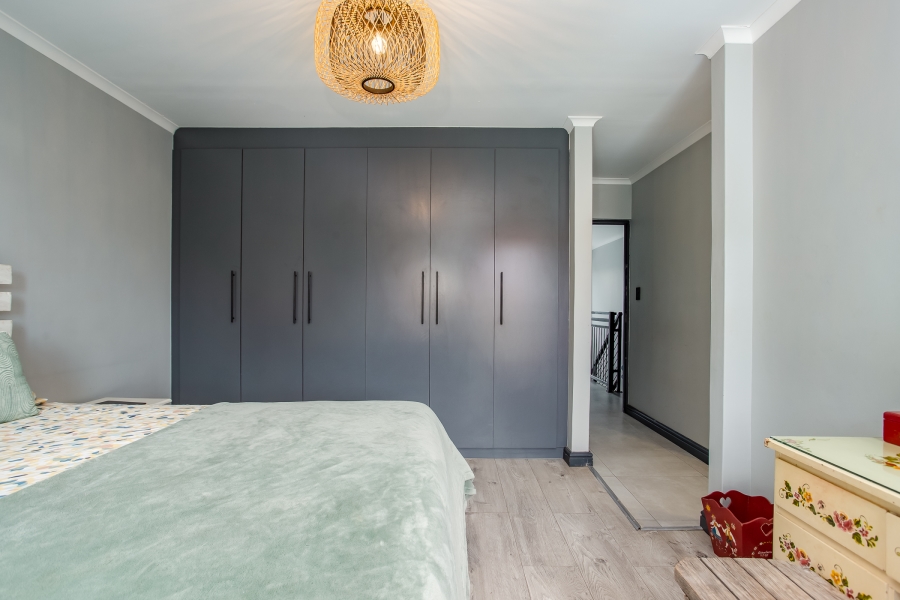 3 Bedroom Property for Sale in De Zoete Inval Western Cape